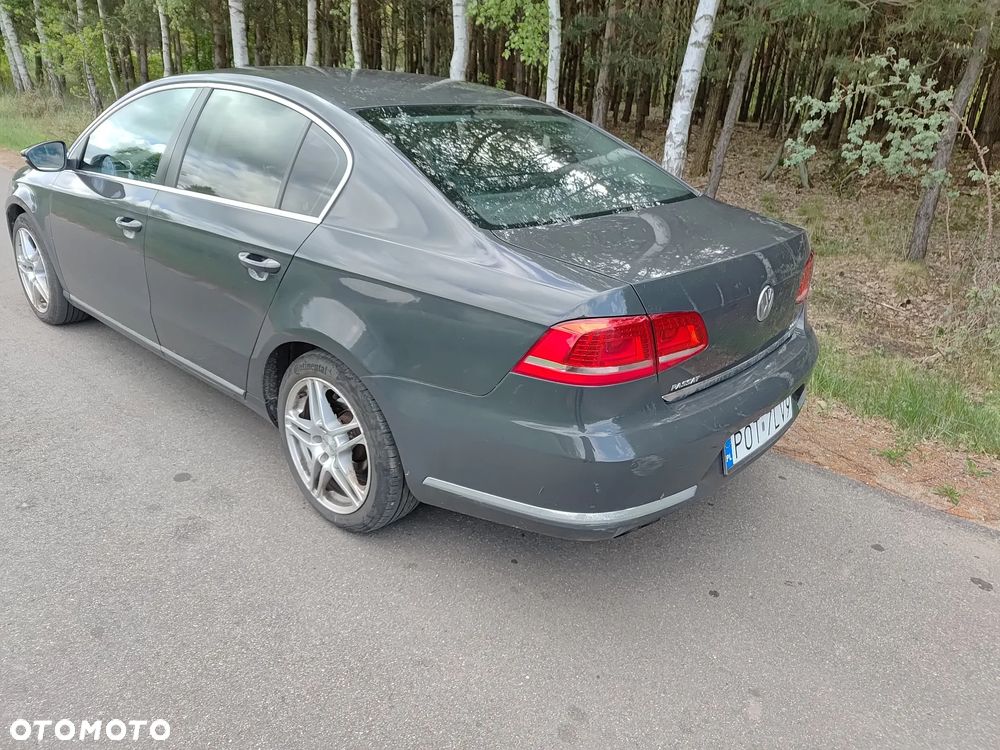 Volkswagen Passat 2.0 TDI Comfortline DSG - 4
