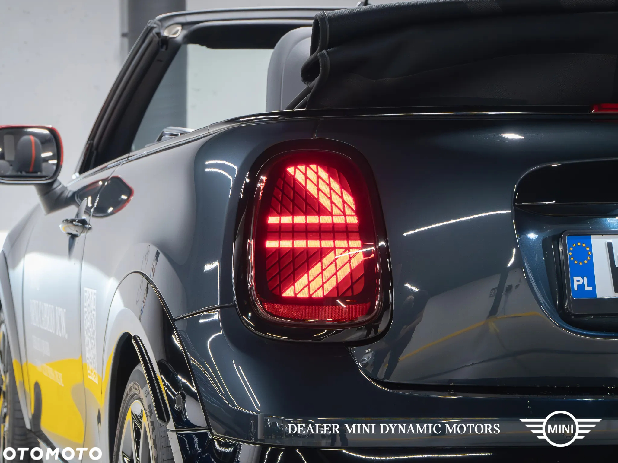 MINI John Cooper Works Cabrio - 13