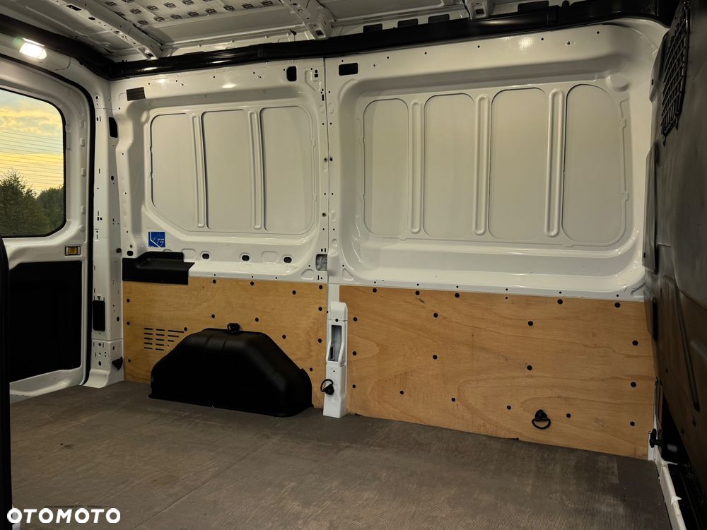 Ford TRANSIT LIFT L2H2 KLIMA LEDY CZUJNIKI HAK MAŁY PRZEBIEG PERFEKCYJNY Z NIEMIEC! - 29