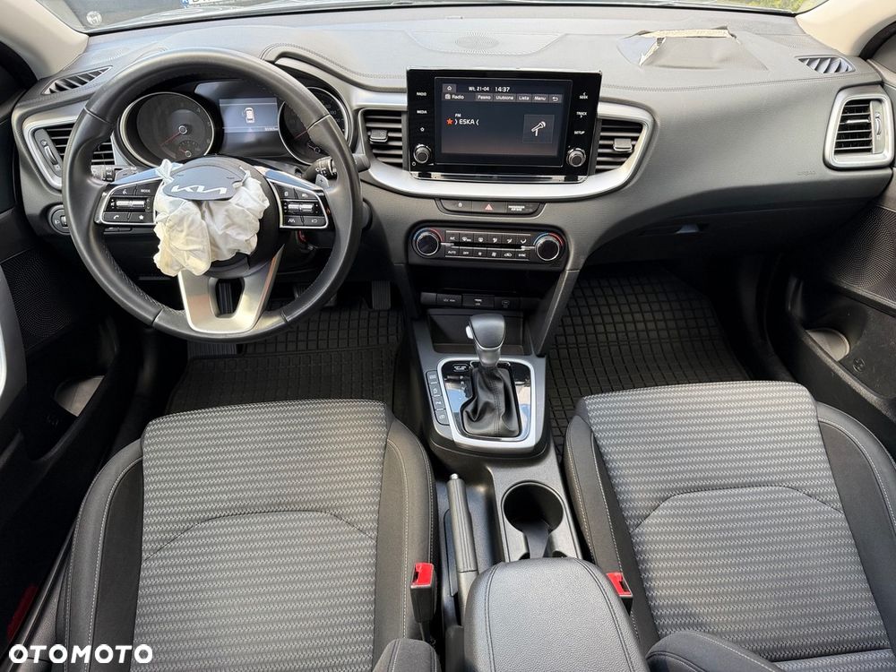 Kia Ceed 1.6 CRDi mHEV Business Line DCT - 25