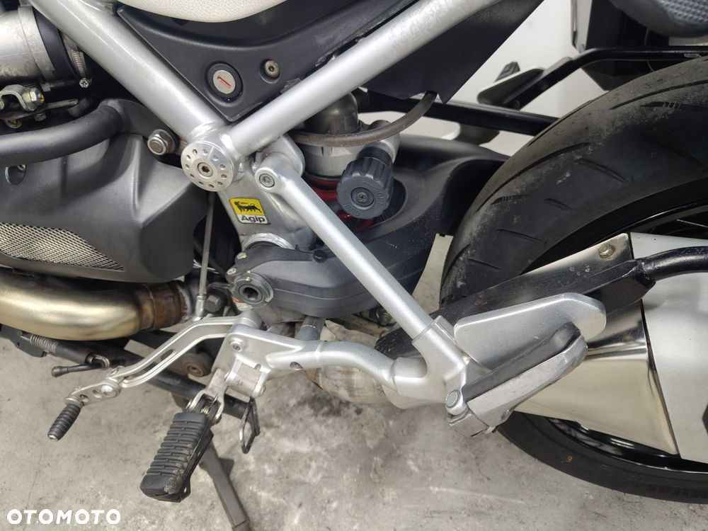 Moto Guzzi Stelvio - 23