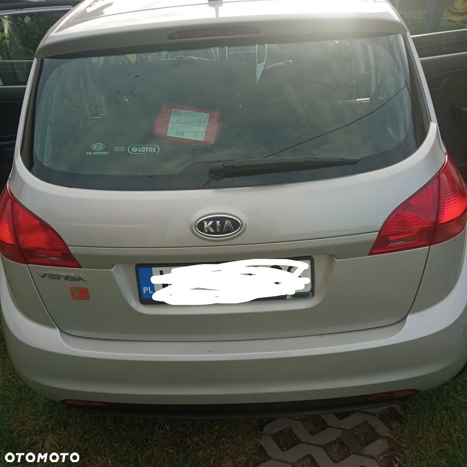 Kia Venga - 3