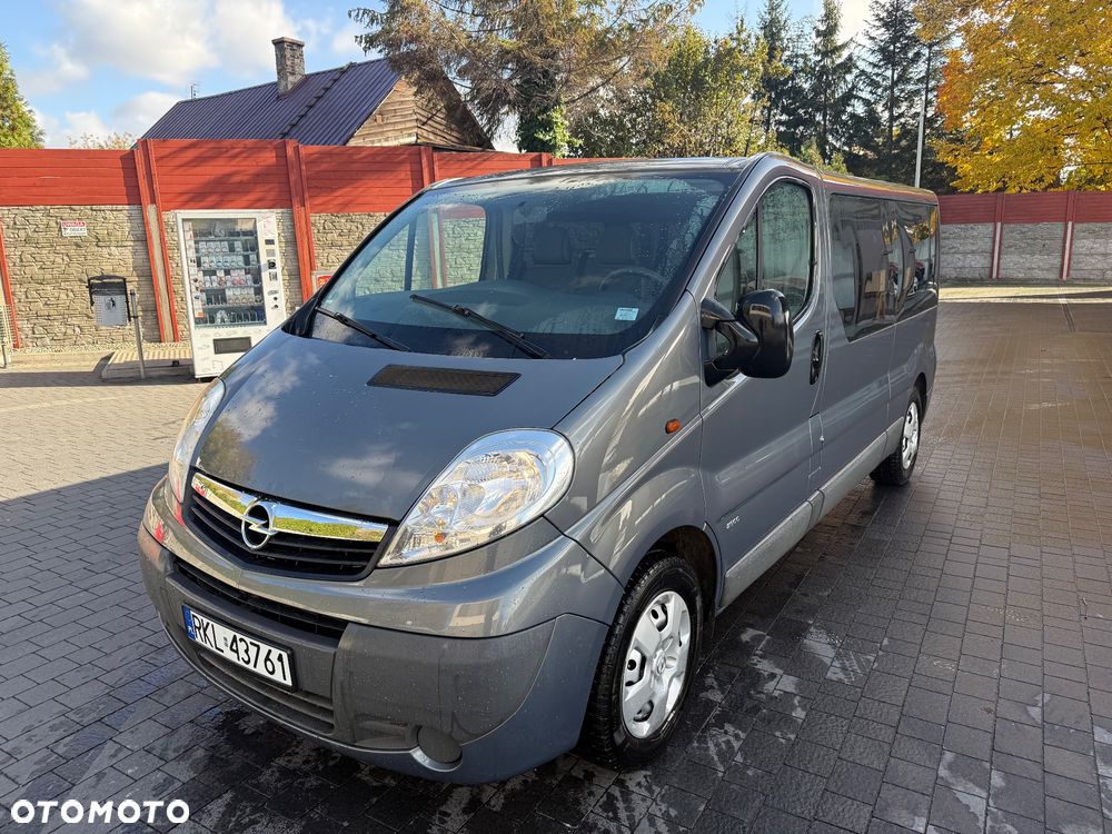 Opel Vivaro 2012 photo 2