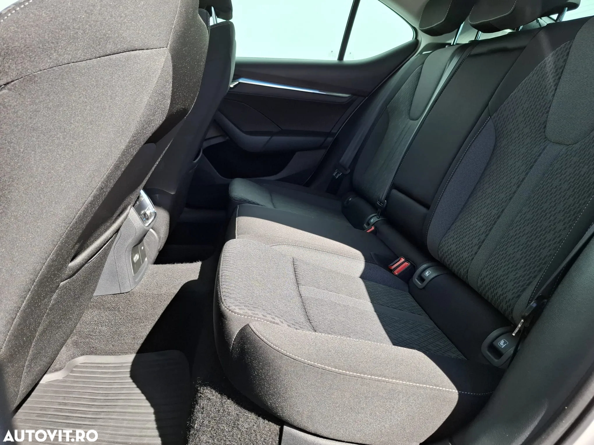 Skoda Octavia 2.0 TDI DSG 4X4 Style - 10