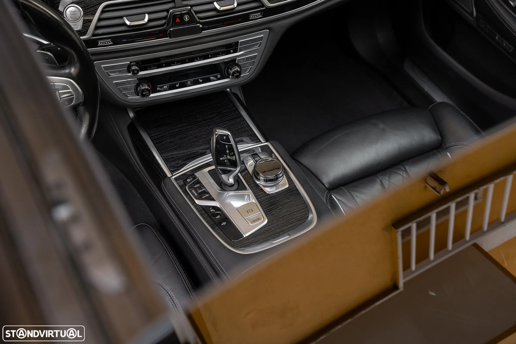 BMW 740 d xDrive Pack M - 24