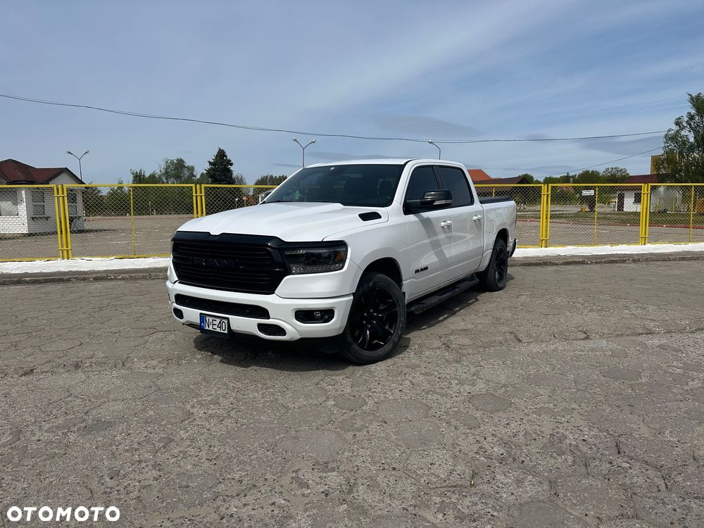 RAM 1500 Crew Cab Shortbed Bighorn - 15
