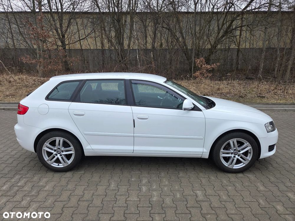 Audi A3 Sportback 1.6 Attraction - 3