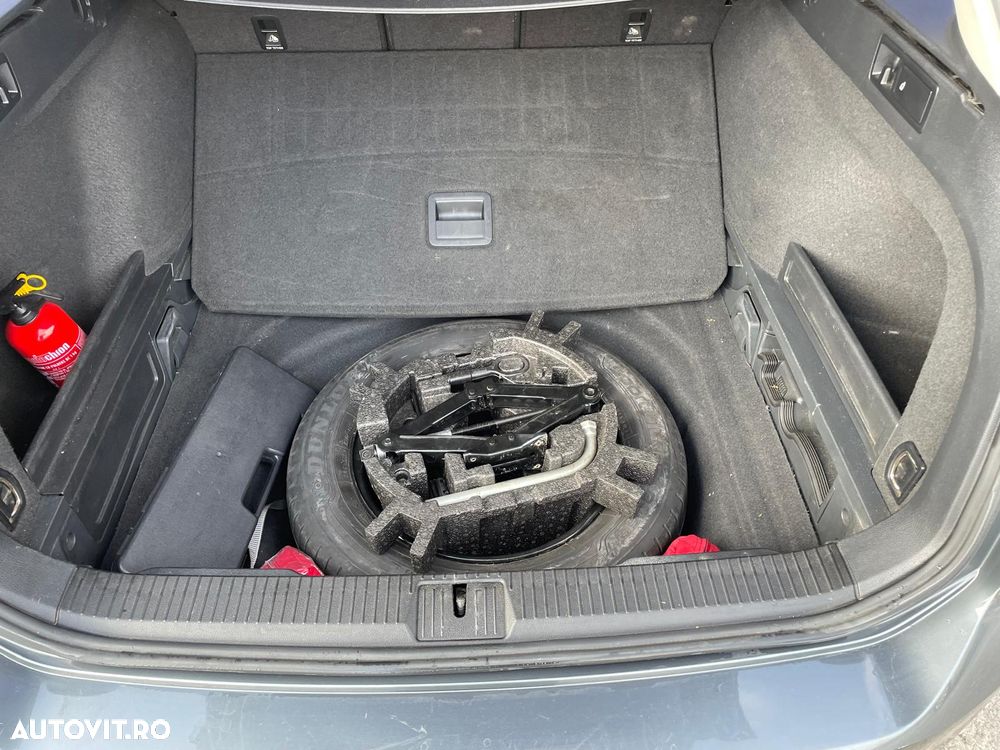 Volkswagen Passat - 28