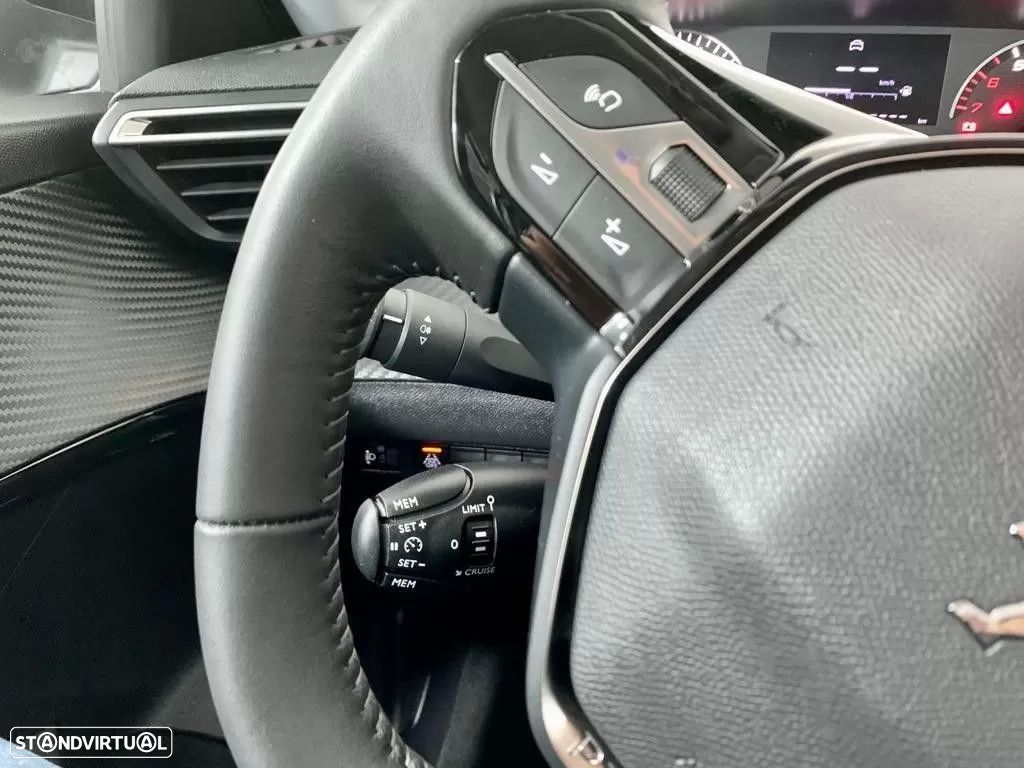 Peugeot 208 1.2 PureTech Active Pack - 11