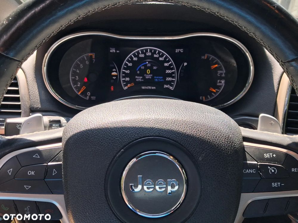 Jeep Grand Cherokee - 12