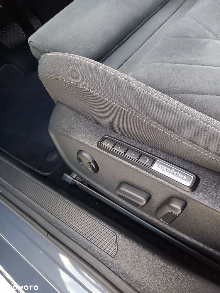 Volkswagen Golf 2.0 TDI Style DSG - 1