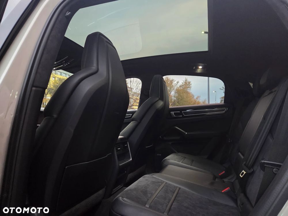 Porsche Cayenne GTS - 10