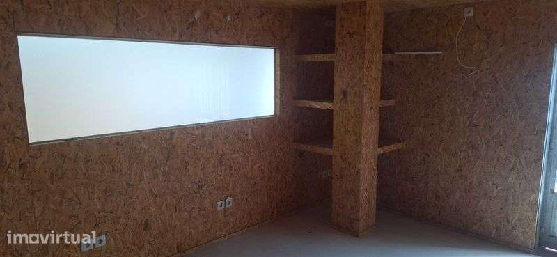 Loja comercial com parque privado - Grande imagem: 3/4