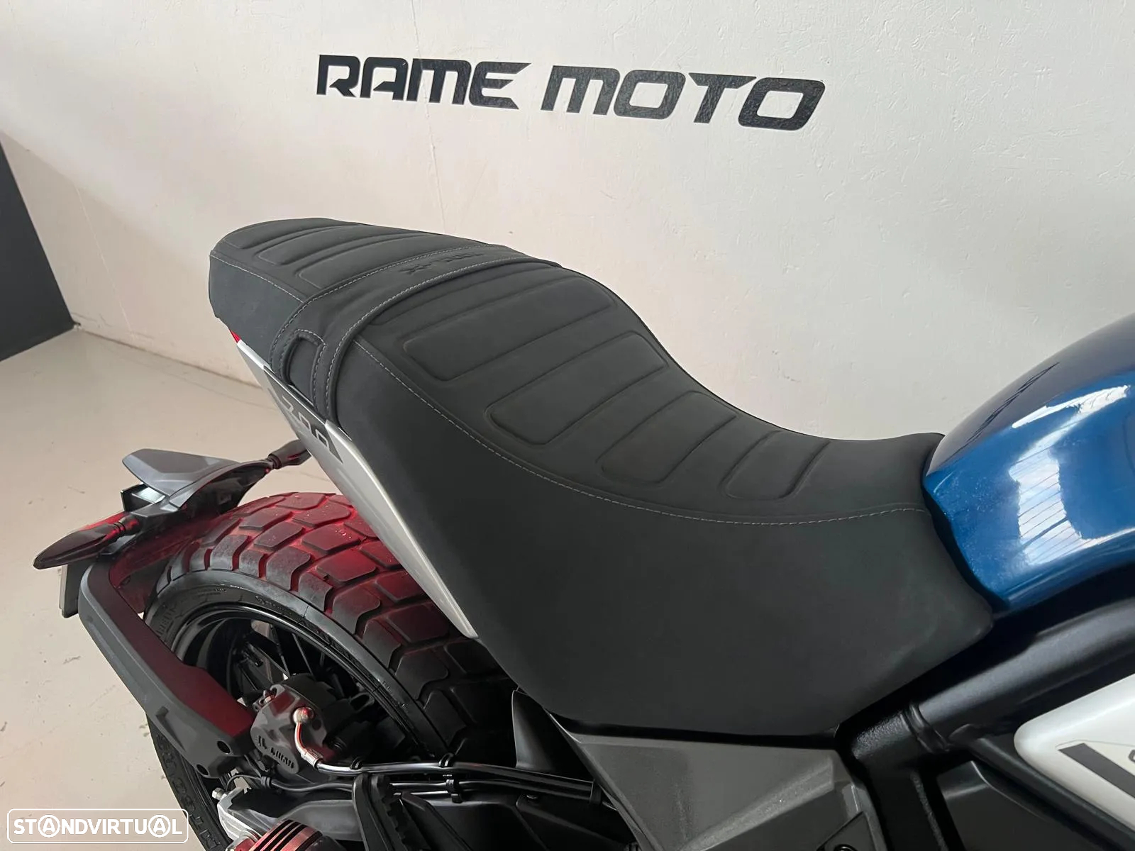 CF Moto 700CL-X Heritage - 11