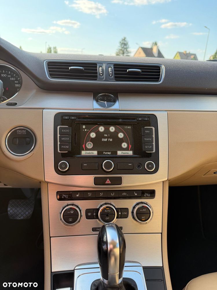 Volkswagen Passat 2.0 TDI Highline DSG - 12