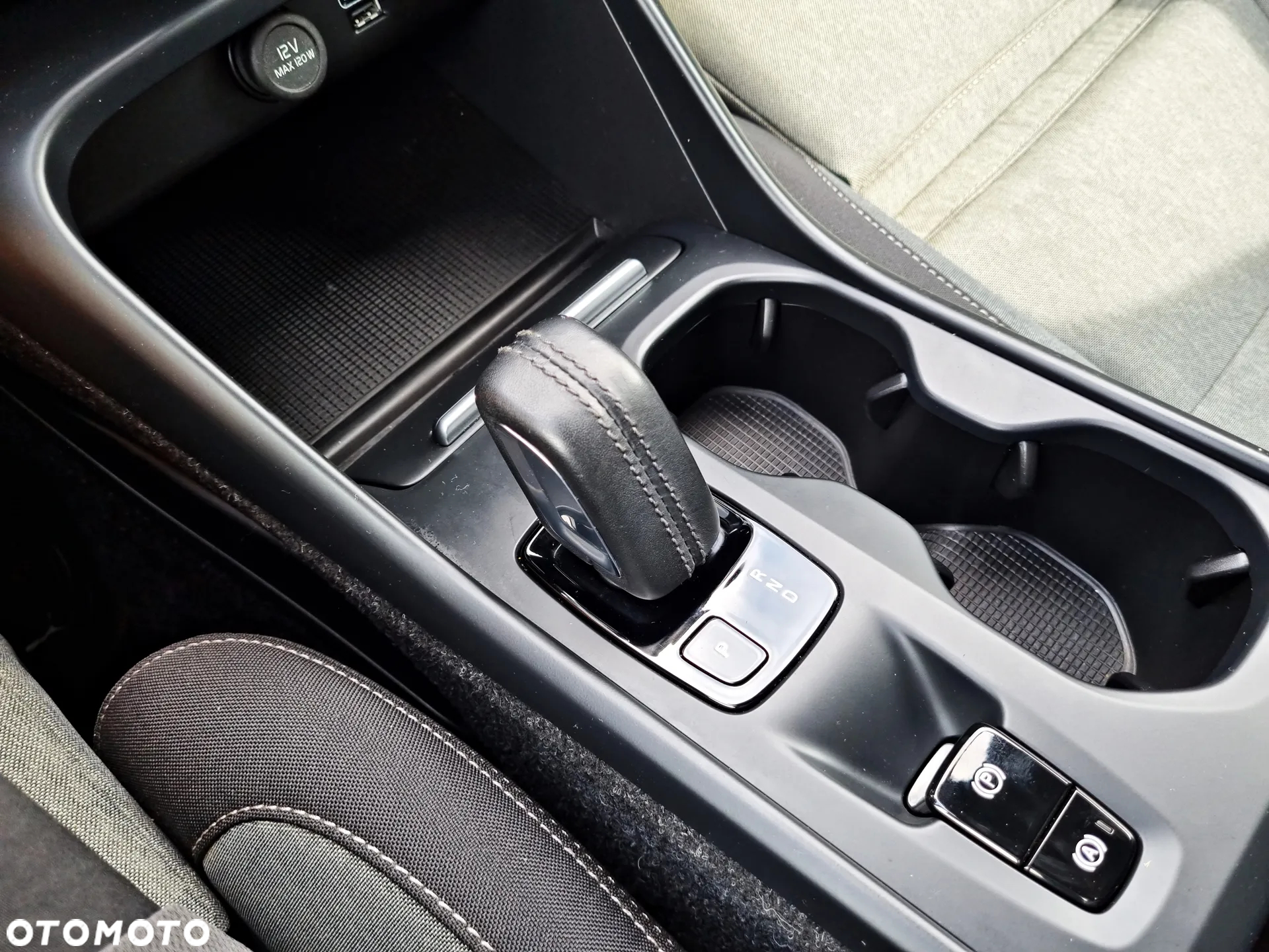 Volvo XC 40 D3 Momentum Pro - 19