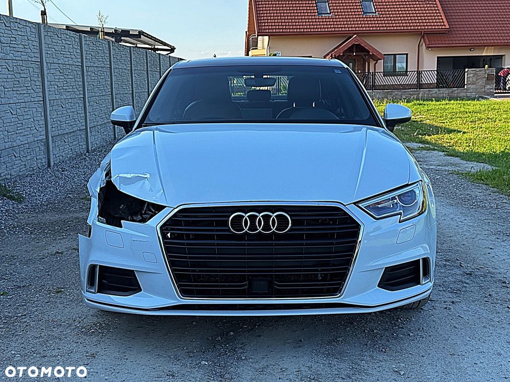 Audi A3 Limousine ver-2-0-tfsi-limousine-quattro-s-tronic-design - 16