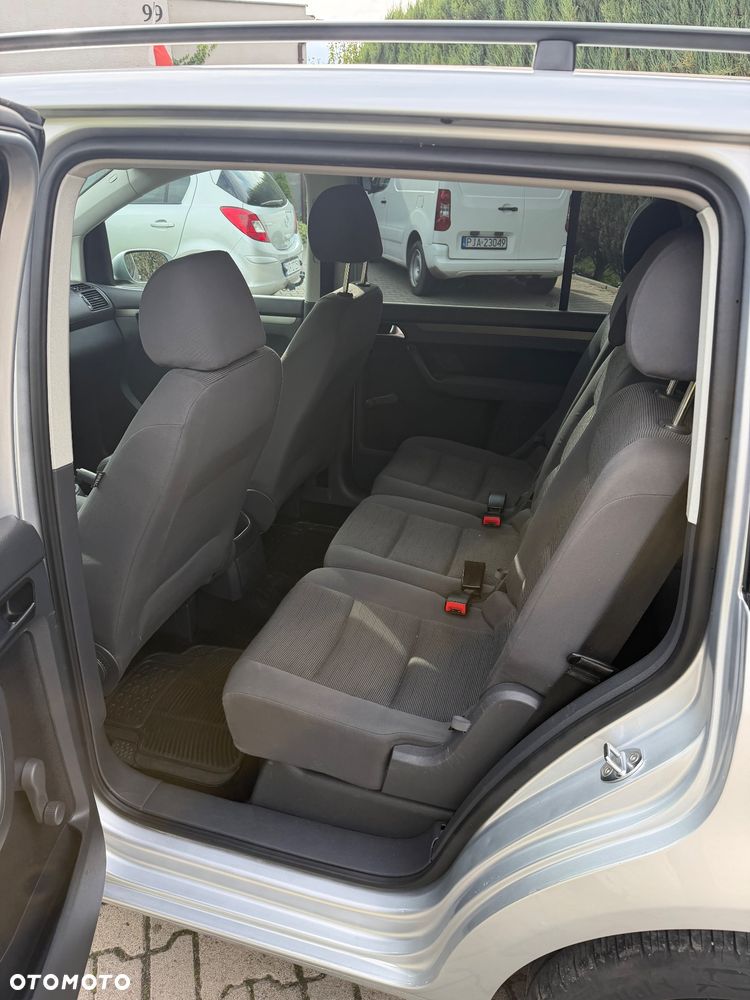 Volkswagen Touran - 17