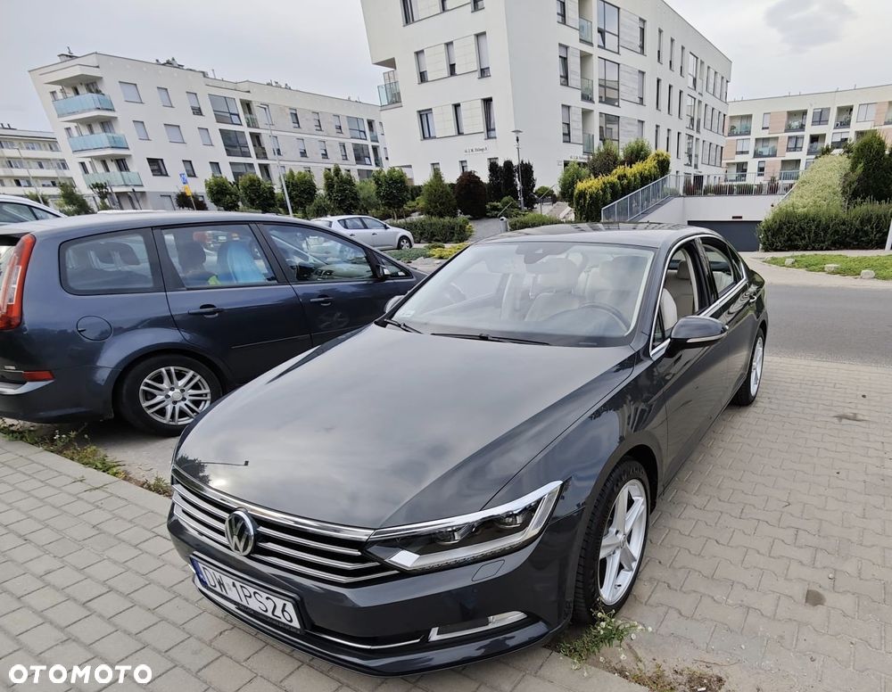 Volkswagen Passat - 12