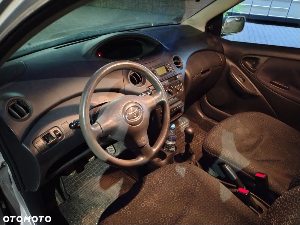 Toyota Yaris 1.0 Terra - 7