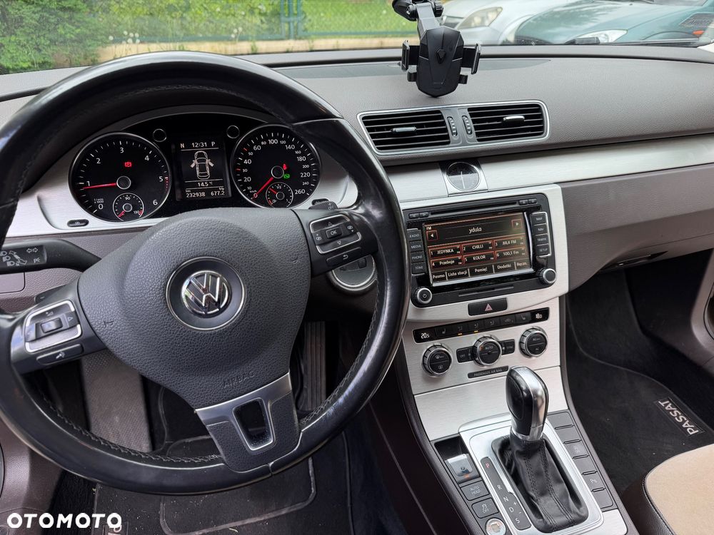 Volkswagen Passat 2012 photo 4
