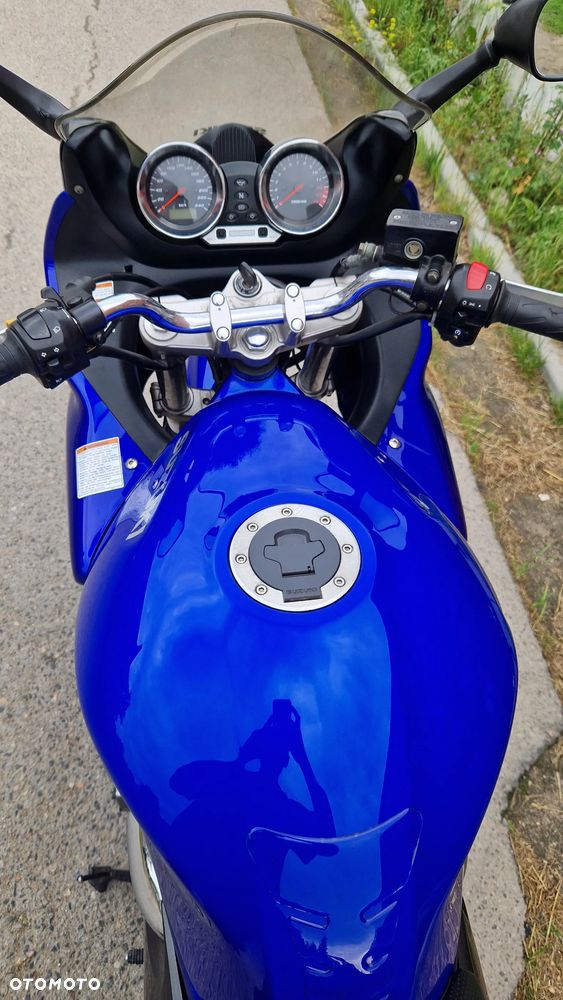 Suzuki Bandit GSF 600 S wszystkie części: lampa,rama,kierownica,owiewka,zaciski hamulcowe,alternator,tarcze hamulcowe, kolektor wydechowy. - 11