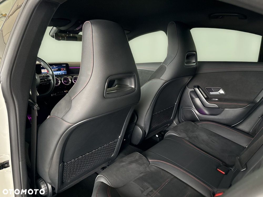 Mercedes-Benz CLA - 23