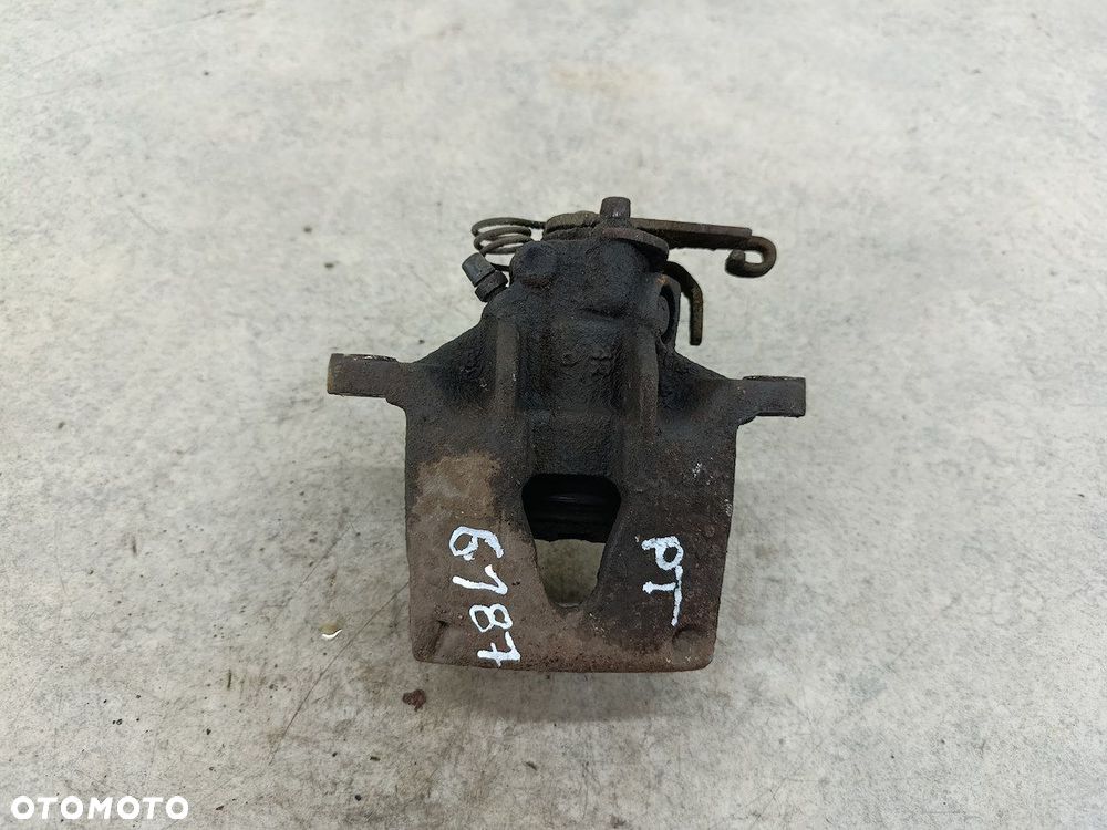 ZACISK HAMULCOWY PRAWY TYŁ RENAULT MASTER II FL 3.0 DCI - 8