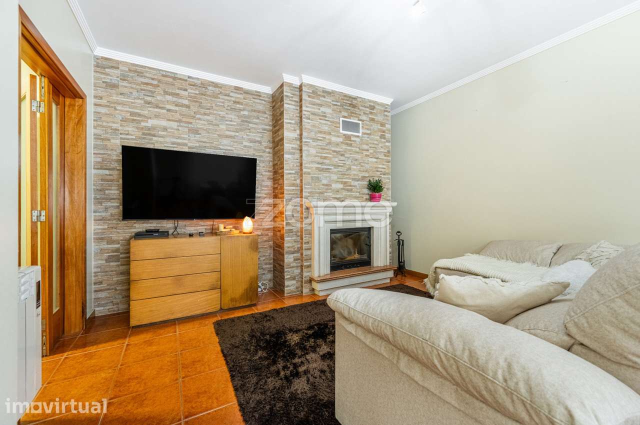 APARTAMENTO T3 SEMI REMODELADO EM PADIM DA GRAÇA, BRAGA. - Grande imagem: 4/26