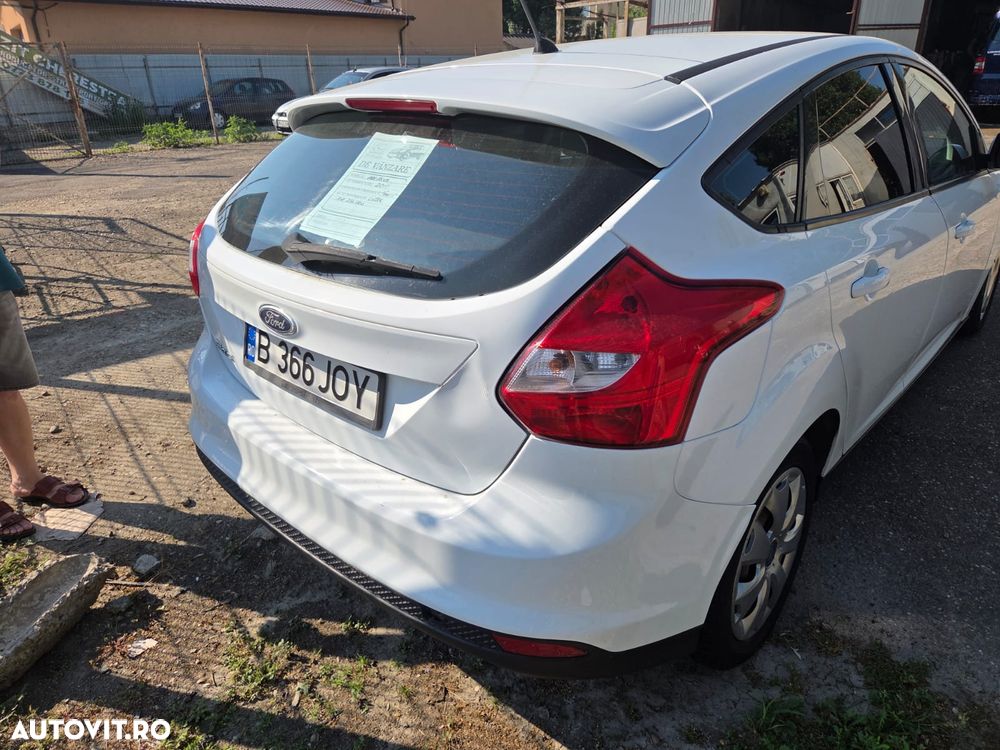 Ford Focus 1.6 TDCI DPF Ambiente - 5