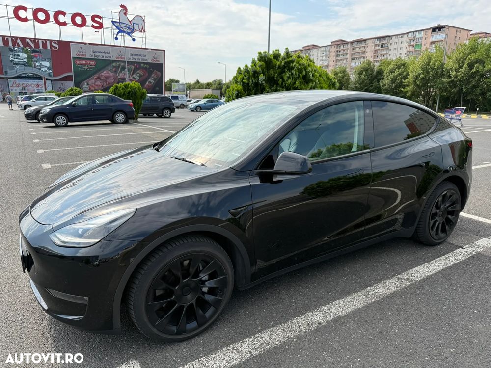 Tesla Model Y Long Range Dual Motor AWD - 1