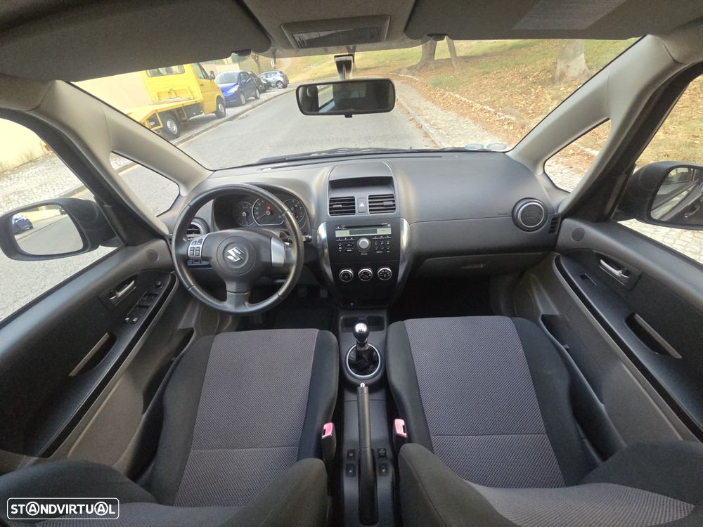 Suzuki SX4 1.5 GLX Outdoor Line - 12
