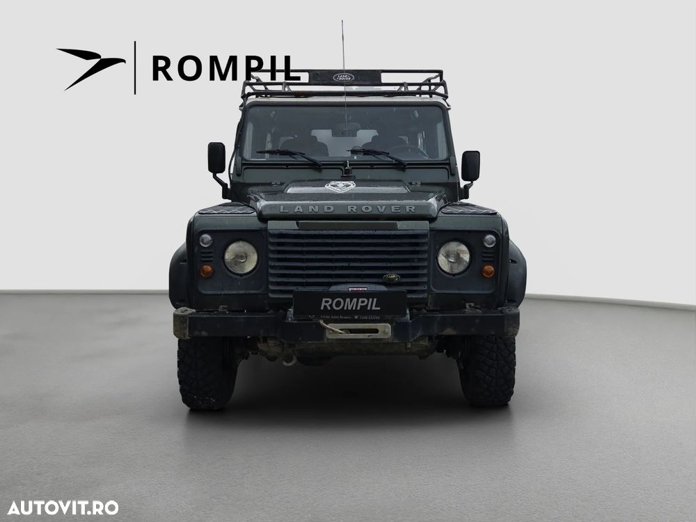 Land Rover Defender - 2