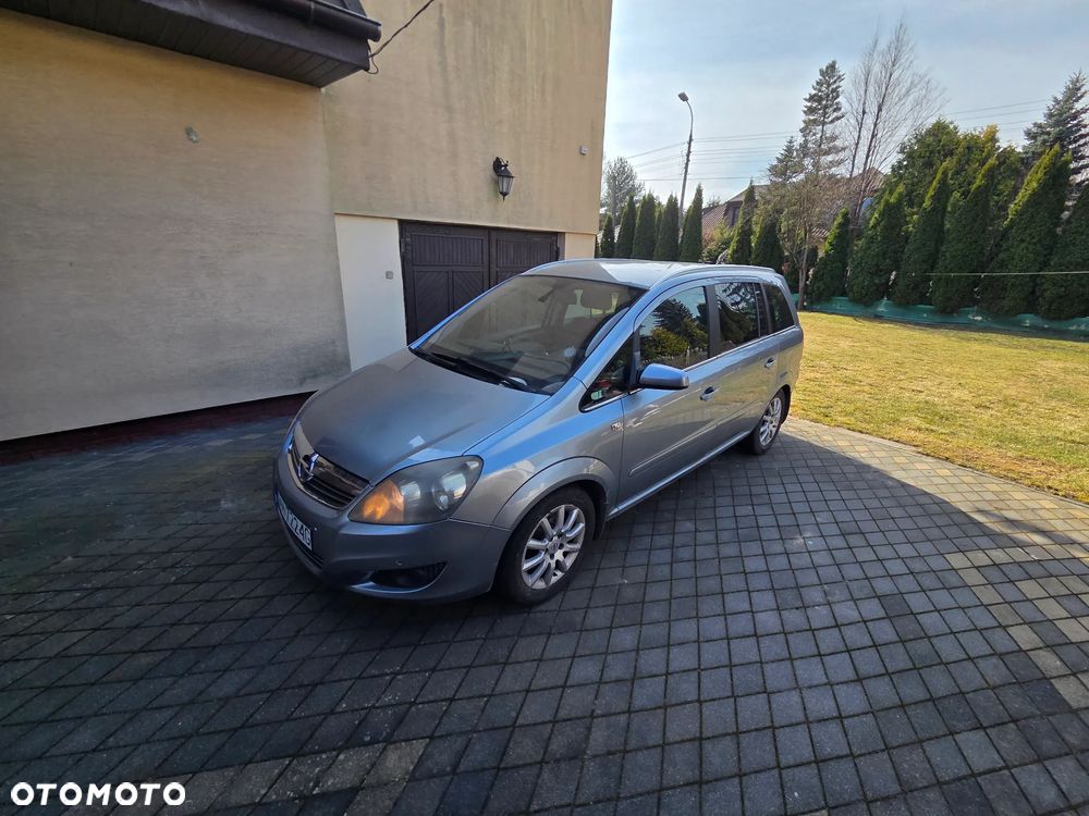 Opel Zafira 1.9 CDTI - 8