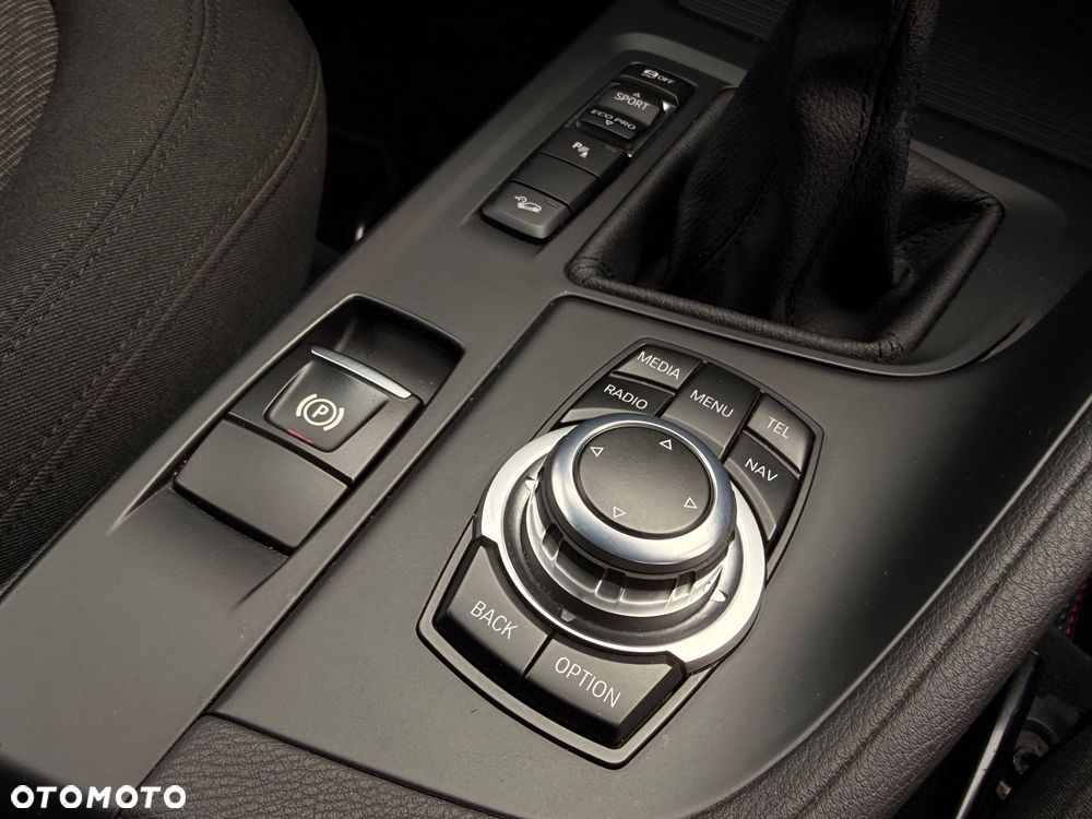 BMW X1 xDrive18d - 13