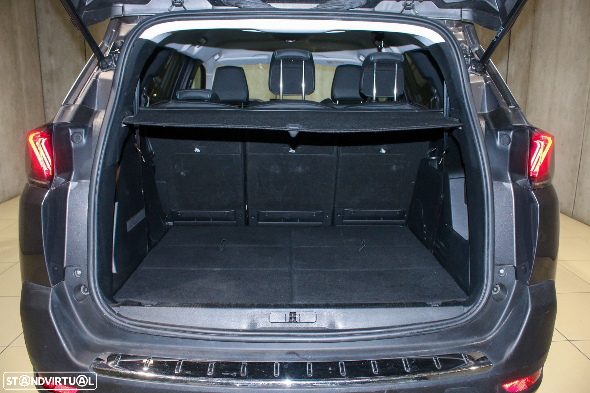 Peugeot 5008 1.2 PureTech Allure EAT8 - 12