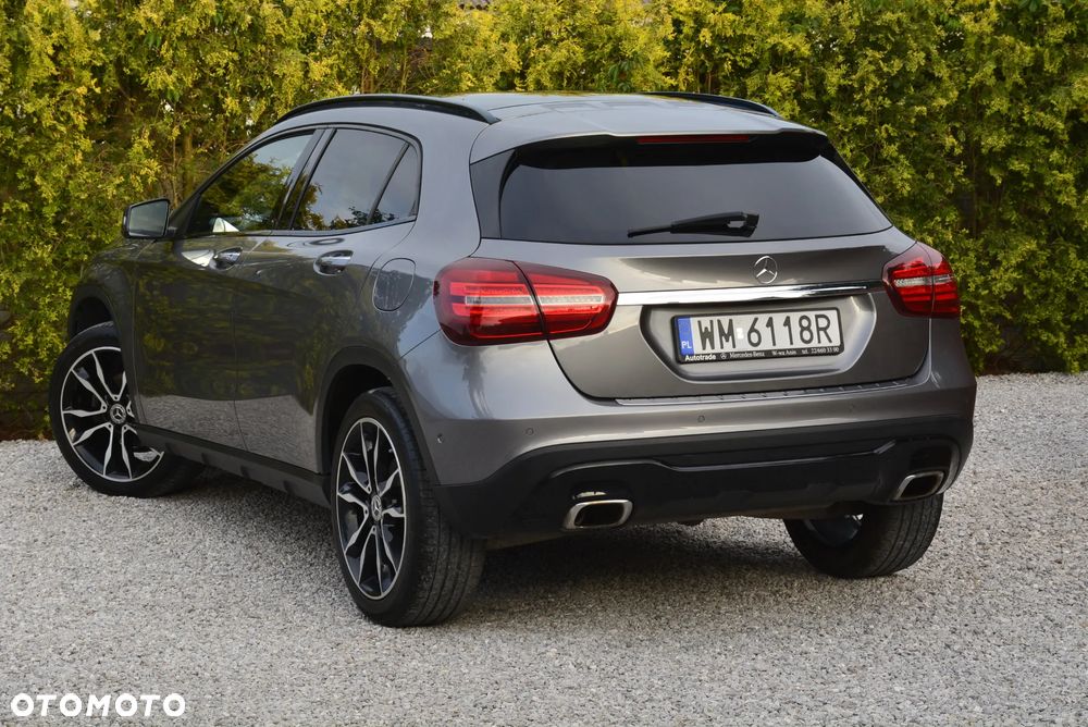 Mercedes-Benz GLA 200 7G-DCT AMG Line - 17