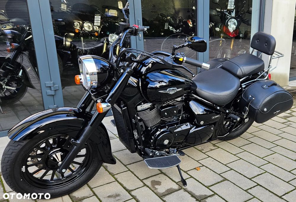 Suzuki Intruder - 8