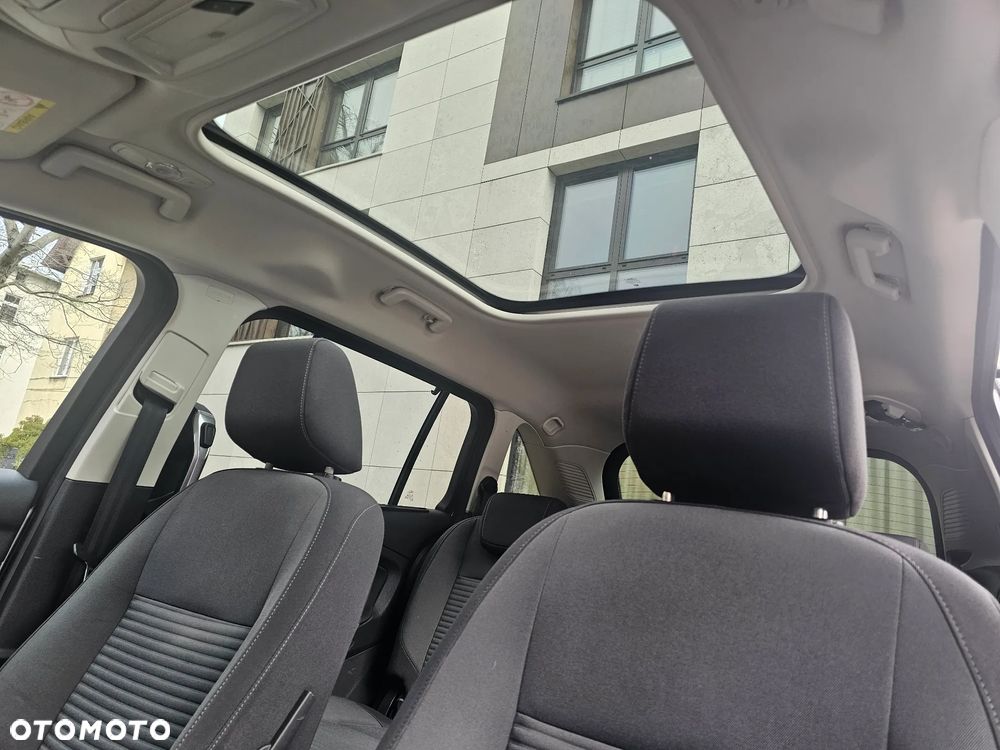 Ford Grand C-MAX - 11