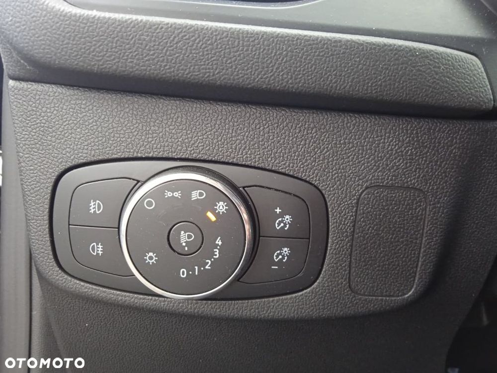 Ford Focus 1.0 EcoBoost mHEV ST-Line X - 32