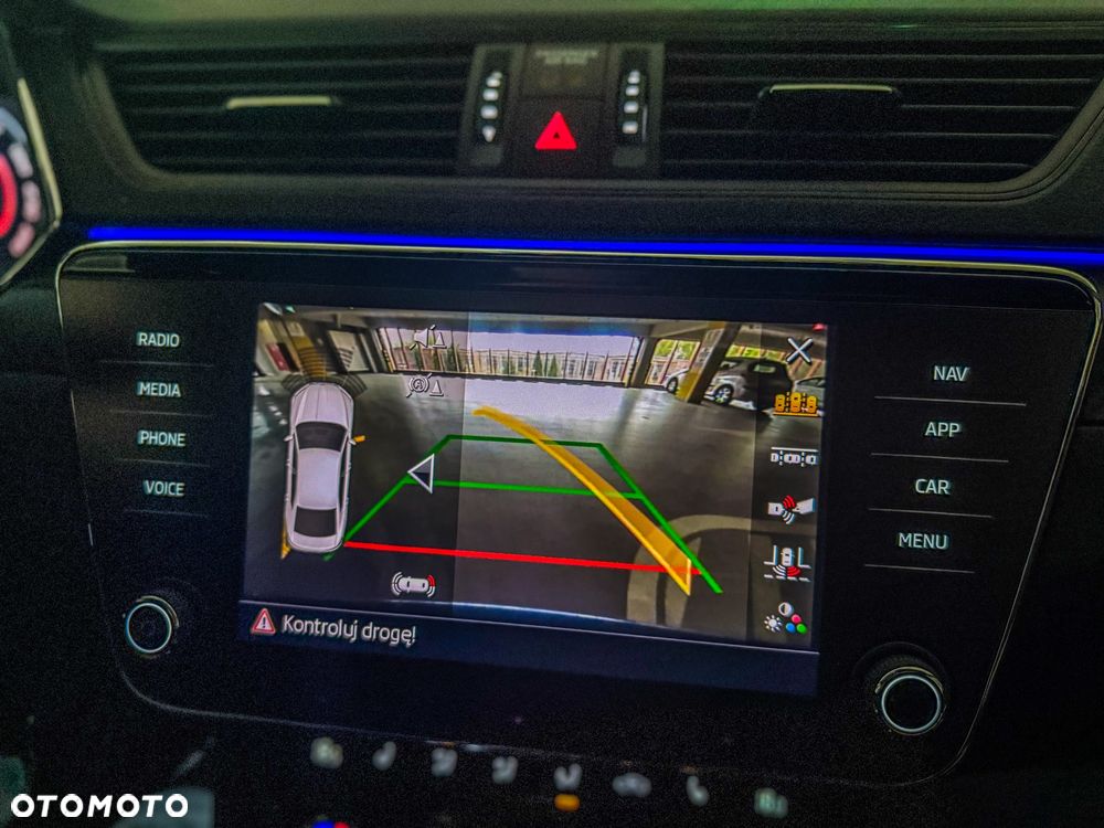 Skoda Superb 2.0 TSI Sportline DSG - 18