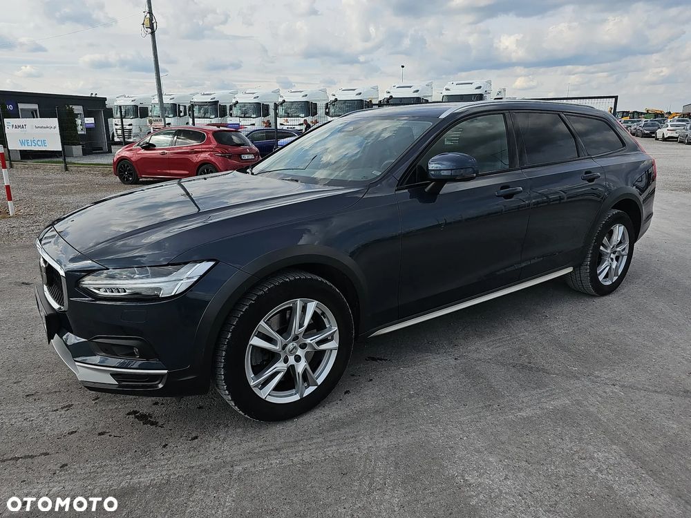 Volvo V90 Cross Country