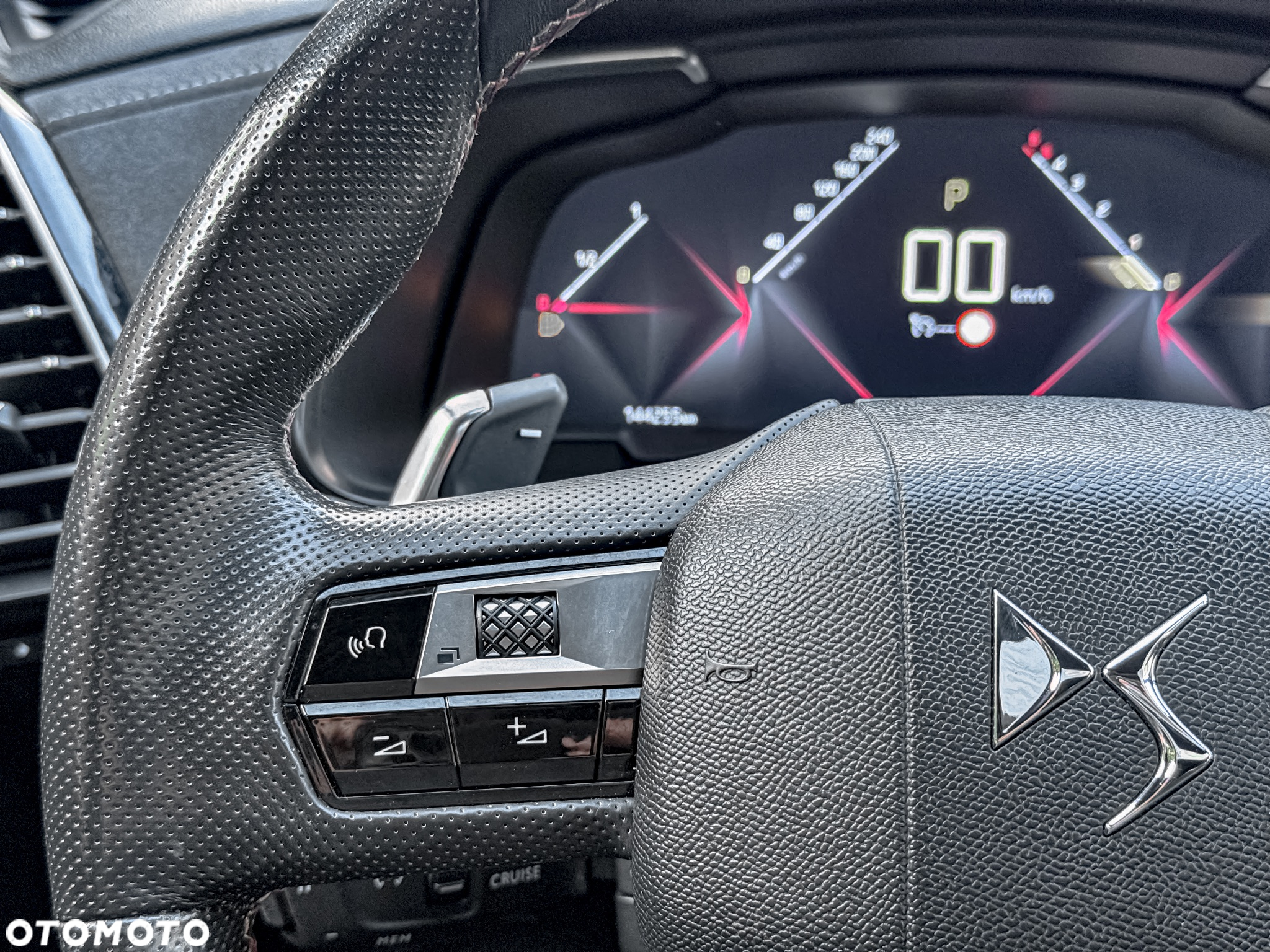 DS Automobiles DS 7 Crossback 2.0 BlueHDi Performance Line + - 29