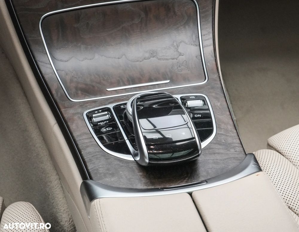 Mercedes-Benz C 300 BlueTec Hybrid - 19
