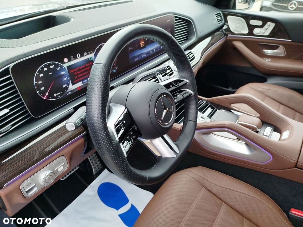 Mercedes-Benz GLS - 11
