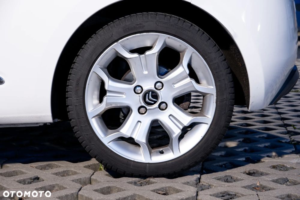 Citroën DS3 1.6 e-HDi SoChic - 13