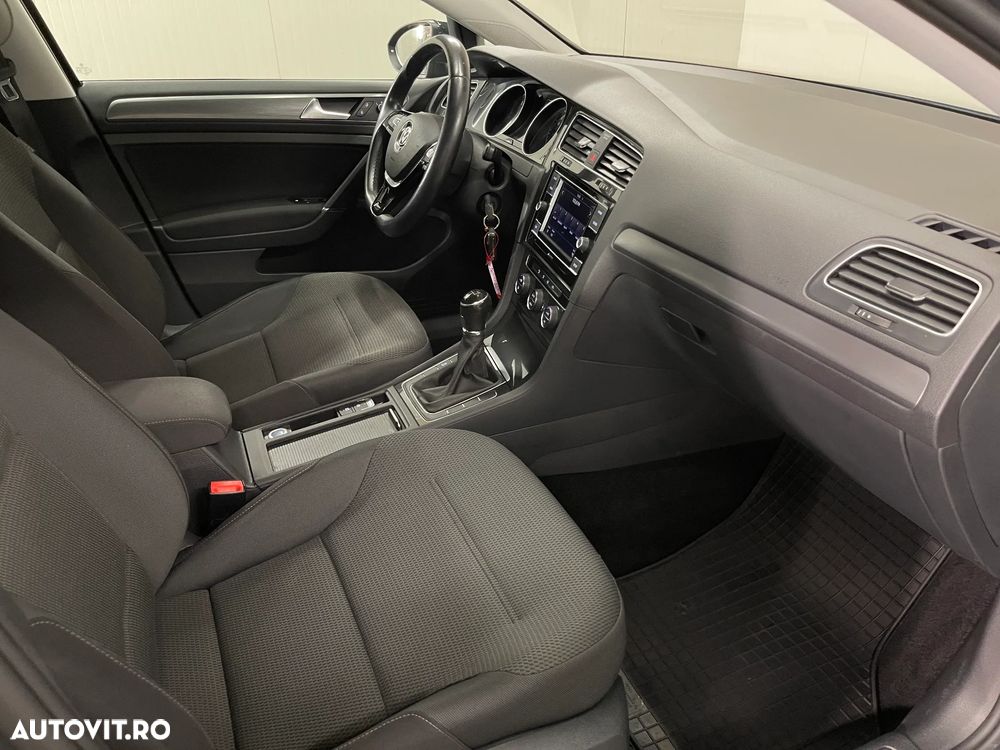 Volkswagen Golf 1.6 TDI Comfortline - 10