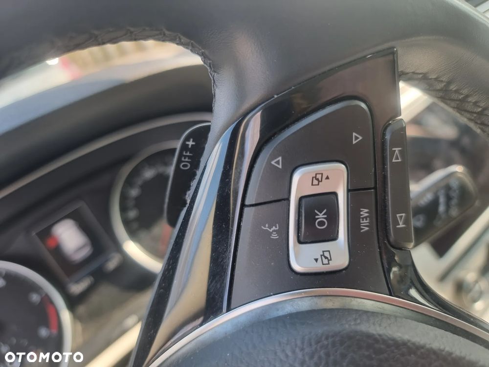 Volkswagen Passat - 15