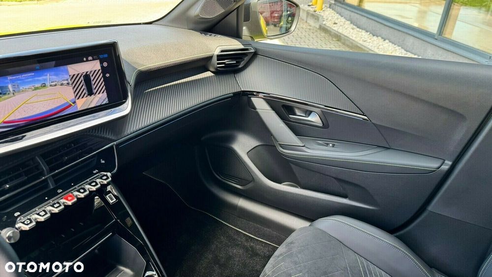 Peugeot 208 - 23