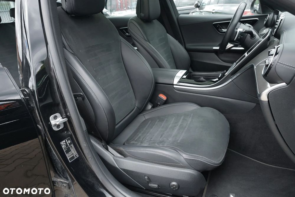 Mercedes-Benz Klasa C 300 e PHEV AMG - 20